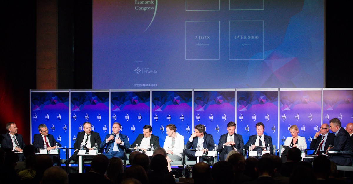 Artur Kupczunas discussing innovations in energy during the European Economic Congress